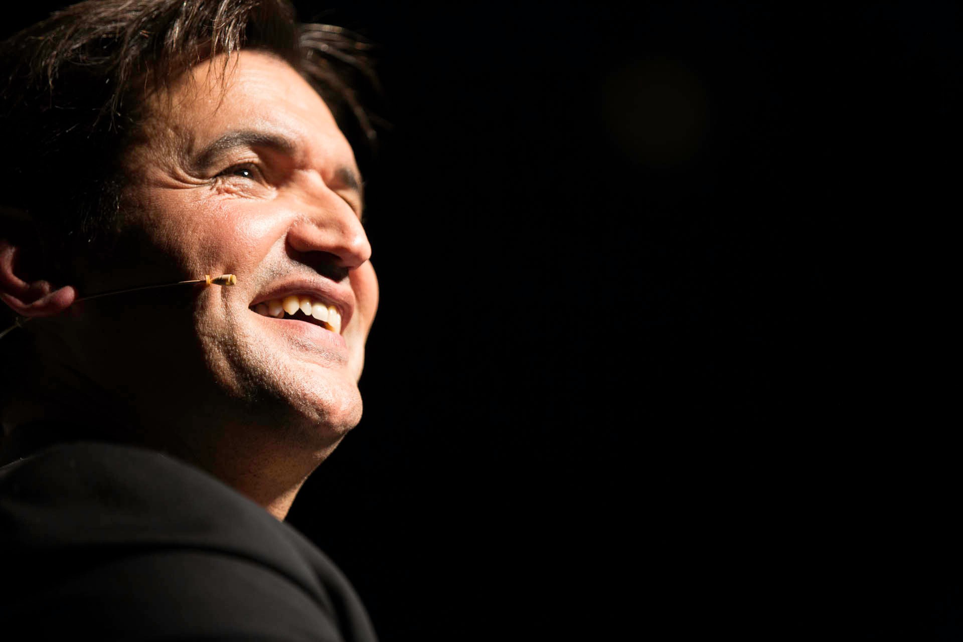 Farid Abdelkrim auteur comédien médiateur sur scène — site officiel